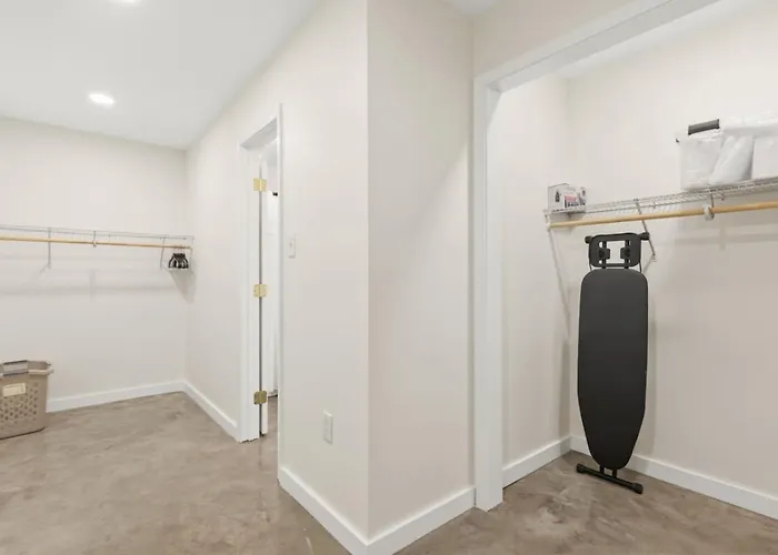 Royal Inn-king-lux Amenities-fast Wifi-balcony Holiday home