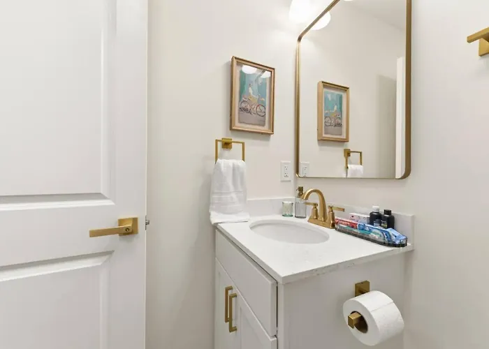 Holiday home Royal Inn-king-lux Amenities-fast Wifi-balcony