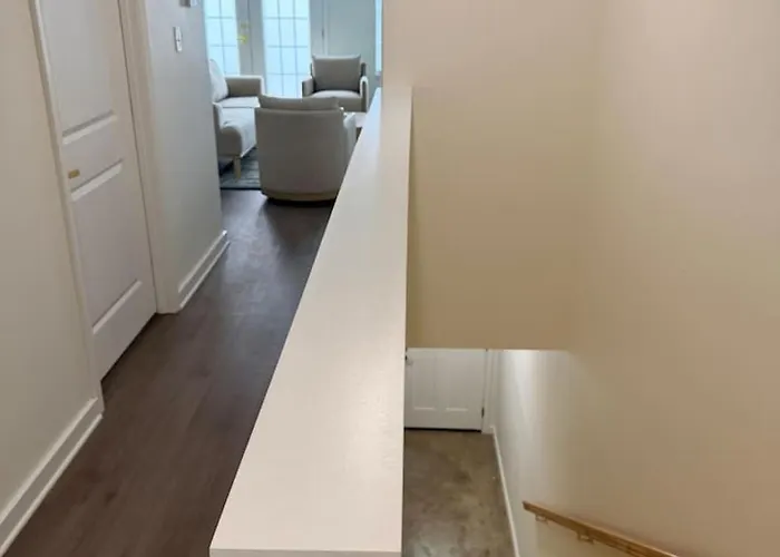 Royal Inn-king-lux Amenities-fast Wifi-balcony Lafayette